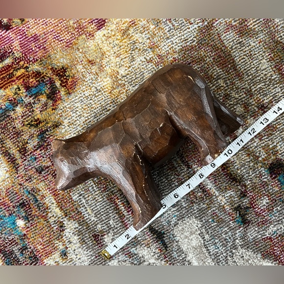 Brown smooth, distressed wood hand carved grizzly bear home decor rare item - Picture 3 of 10